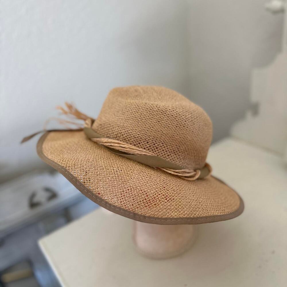 Vintage Women’s Tan Straw Sun Hat Ribbon Band Woven Wide Brim - Picture 3 of 3